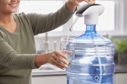 The Flow - Rechargeable Portable Electronic Water Dispenser -Travel And Tent epump mom waterfill