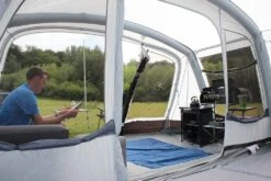 Outdoor Revolution Airedale 7.0SE Including Footprint & Lounge Liner -Travel And Tent orft2030 airedale7.0se l8