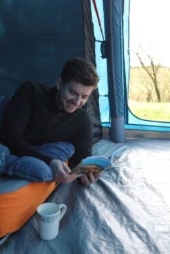 Vango Shangri-La II 15 Double Self Inflating Mat -Travel And Tent van 2021 lifestyle sleep mat shangri la 15 hi 04 medium